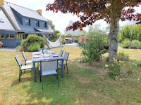 Holiday Home in Guisseny with Jacuzzi & Beach