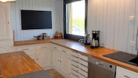 Holiday Home in Guisseny with Jacuzzi & Beach