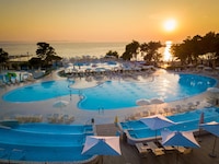 Zaton Resort Mobilheim mit Pool