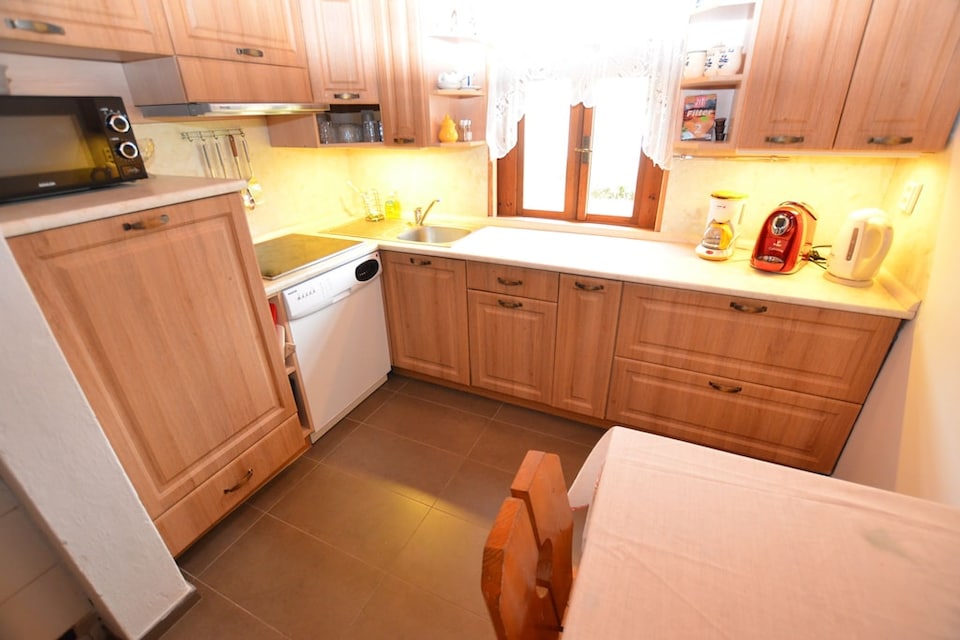 Casa en el bosque con piscina privada, Petrohrad