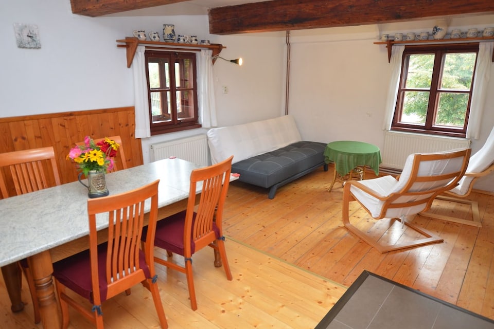 Casa en el bosque con piscina privada, Petrohrad
