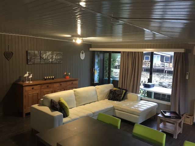 Modern Stay by Fishing Pond