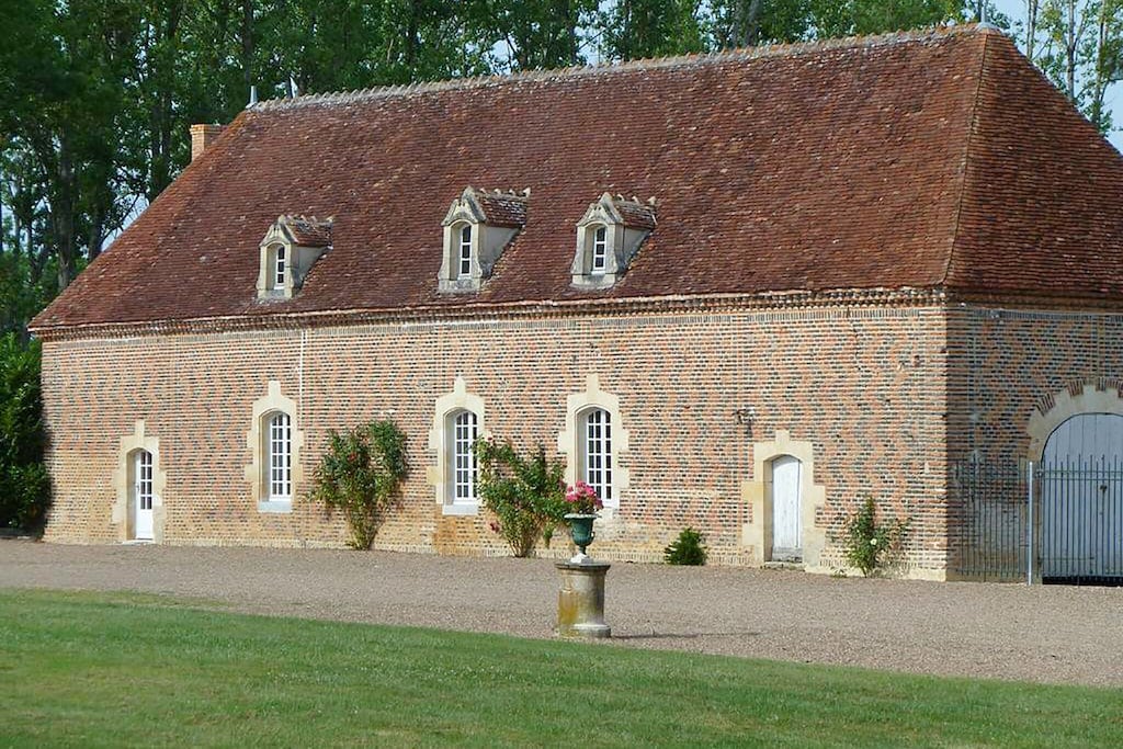 House — 16th/17th century in Burgagery-Lands West