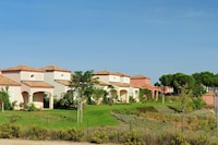Villa in Les Hauts du Lac mit Seeblick