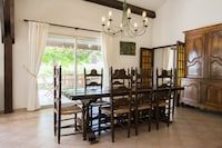 Villa en Campagnan con piscina y viñedos