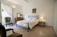 Villa en Campagnan con piscina y viñedos