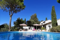 Villa en Campagnan con piscina y viñedos