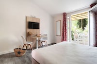 Resort in Arles met zwembaden bij Camargue