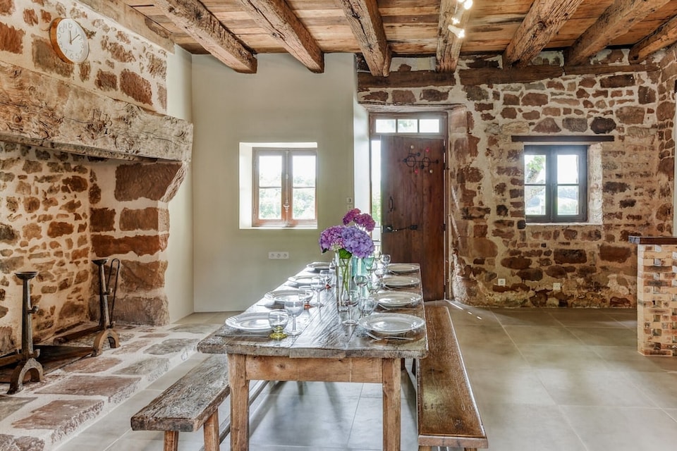 Tranquil holiday home with private pool, Teillots