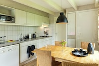Ferienhaus in Zonnemaire am See und Strand