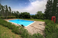 Quaint cottage with pool
