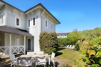Villa in Cape Helius with Garden Terrace
