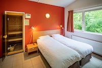 Bungalow nei Paesi Bassi con Sauna e Privacy