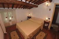 Capannori Stylish Townhouse