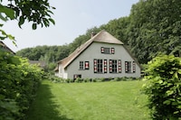 Peaceful Farmhouse in Doorn near Forest