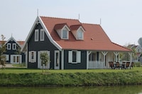 Villa in Aquadelta aan het Water