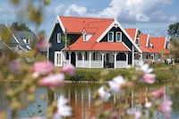 Villa aan het water in Aquadelta