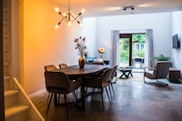 Apartment in Vrouwenpolder near the Beach
