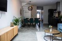 Apartment in Vrouwenpolder near the Beach