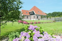 Holiday Home near Dutch Coast & Sauna