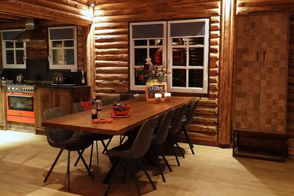 Casa Vacacional en NL con Vista al Estanque, Baarle-Nassau
