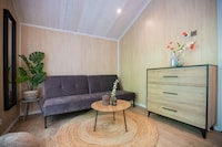 Tiny House in Brabant met Terras