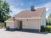 Natuurgerichte villa met magnetron