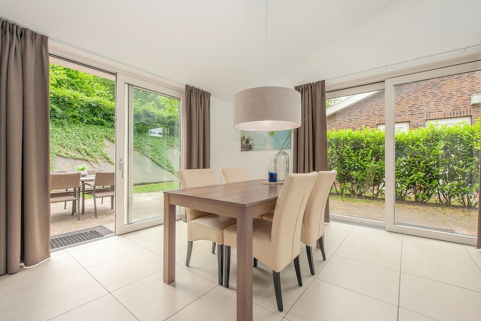 Modern Bungalow with Washer, Arcen en Velden
