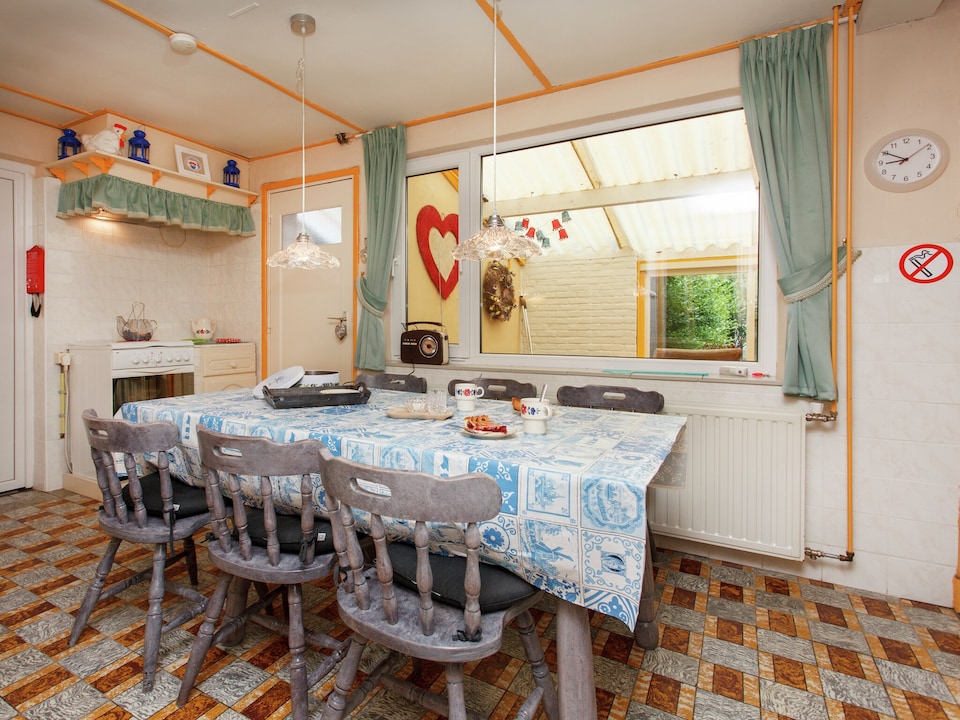 Farmhouse in Nederweert near Canal Trails, Nederweert-Eind