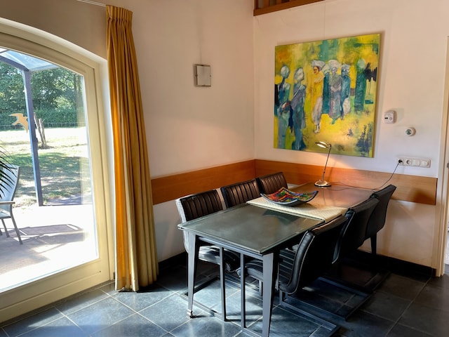 Koetshuis bij Roermond met tuin, Roerdalen