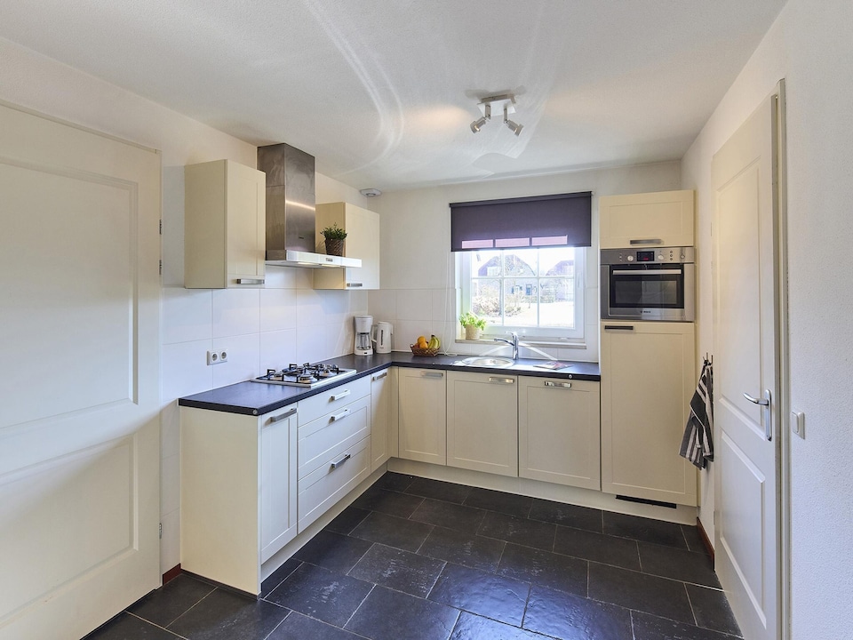 Farmhouse in Limburg with Sauna & Pool, Roggel