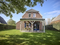 Cascina in Limburgo con sauna e piscina