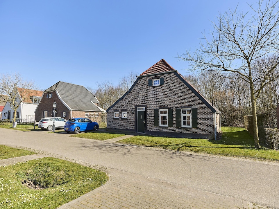 Farmhouse in Limburg with Private Sauna, Roggel