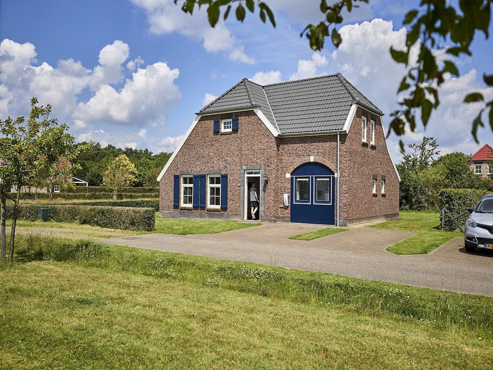 Luxe villa met sauna en stoomdouche in Limburg, Roggel