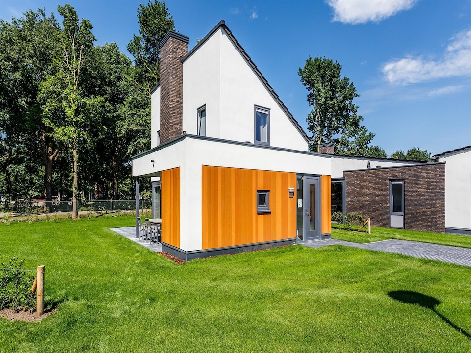 Bungalow in Limburg met Subtropisch Zwembad, Roggel