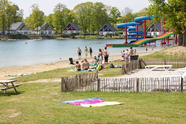 Houten chalet op 30 km van Maastricht, Echt