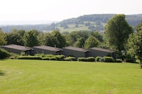 Bungalow am Hang mit Garten