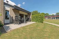 Bungalow am Hang mit Garten