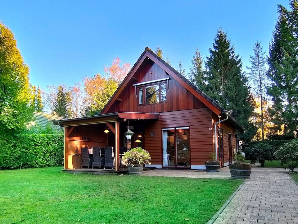 Terrace Apartment with Lush Garden, Epe