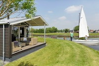Villa junto al lago cerca de Sneekermeer
