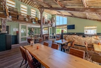 Ruime gerenoveerde gelijkvloerse bungalow