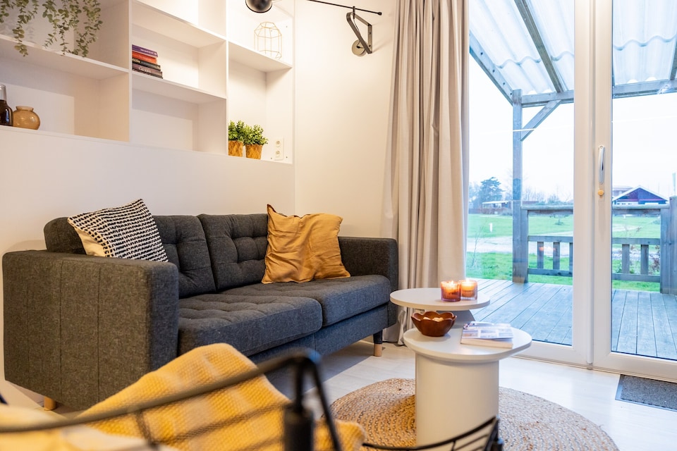 Chalet in Friesland near Alde Feanen Park, De Veenhoop