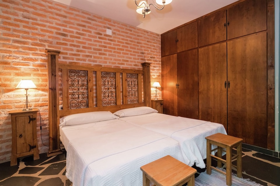 Holiday Home in Tajo with Pool, Terrace, Herrera de Alcántara