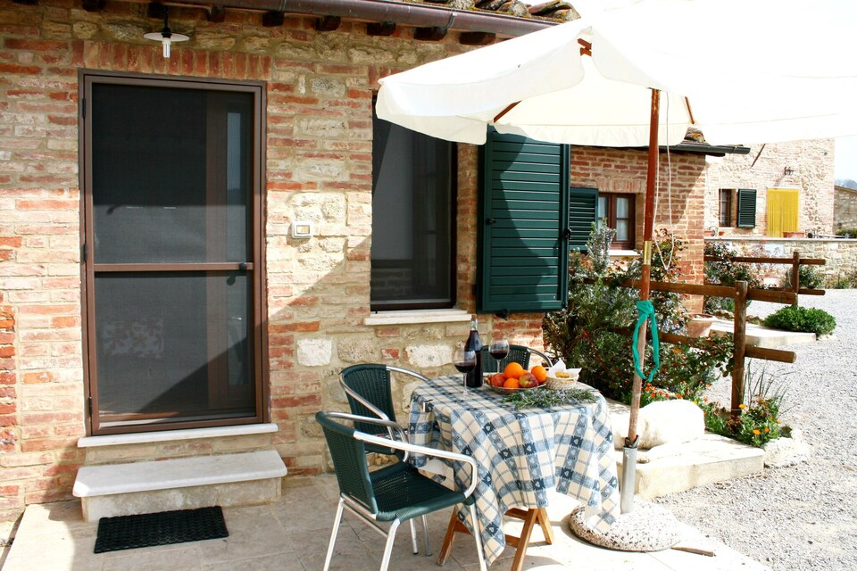 Cabaña en Asciano con piscina y terraza, Asciano