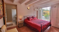 Villa in Villes-sur-Auzon met Zwembad en Tuin