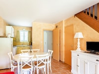 Ferienhaus in Arles mit Pool & Terrasse