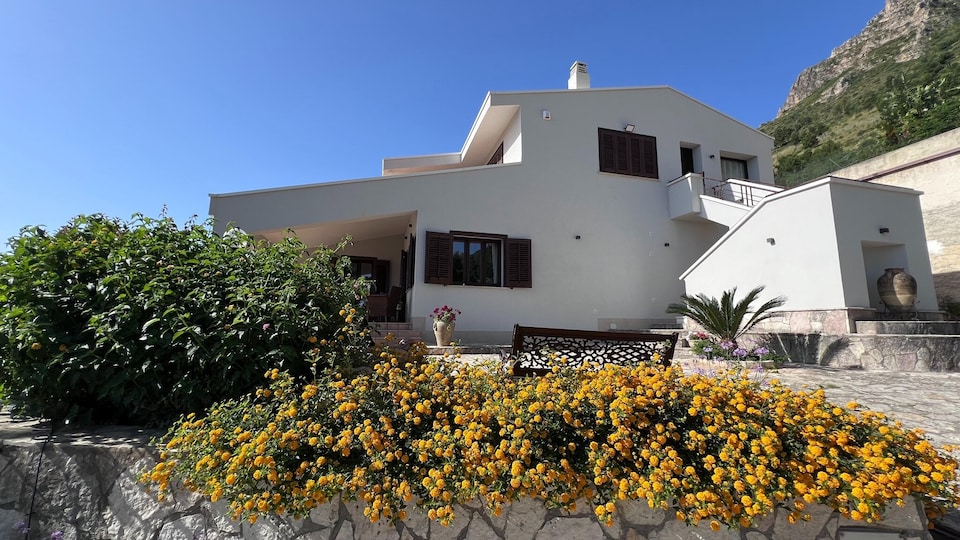 Villa bij Castellammare Guidaloca Baai, Castellammare del Golfo