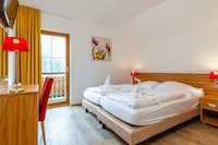 Modern Chalet in Obertraun with Terrace