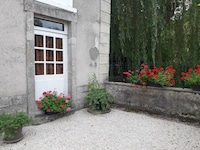 Ferienhaus an der Ouche nahe Schlösser