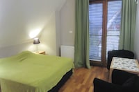 Ruime villa met uitzicht op de heuvels